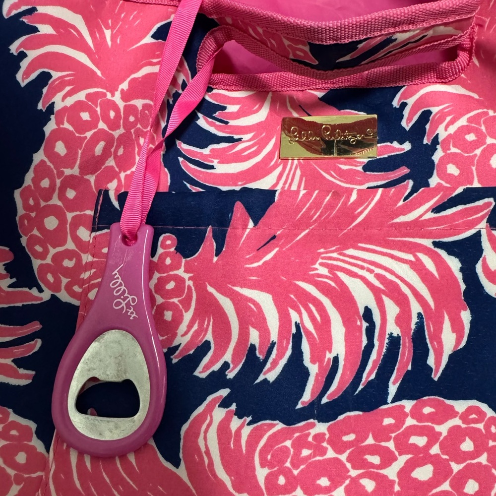 Lilly Pulitzer Pink and Blue Pineapple Large Beach Vacation Tote - Picture 2 of 10
